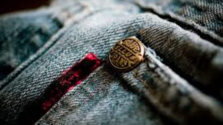 फैशनबाज भी नहीं जानते जींस के इन छोटे बटनों का असली काम