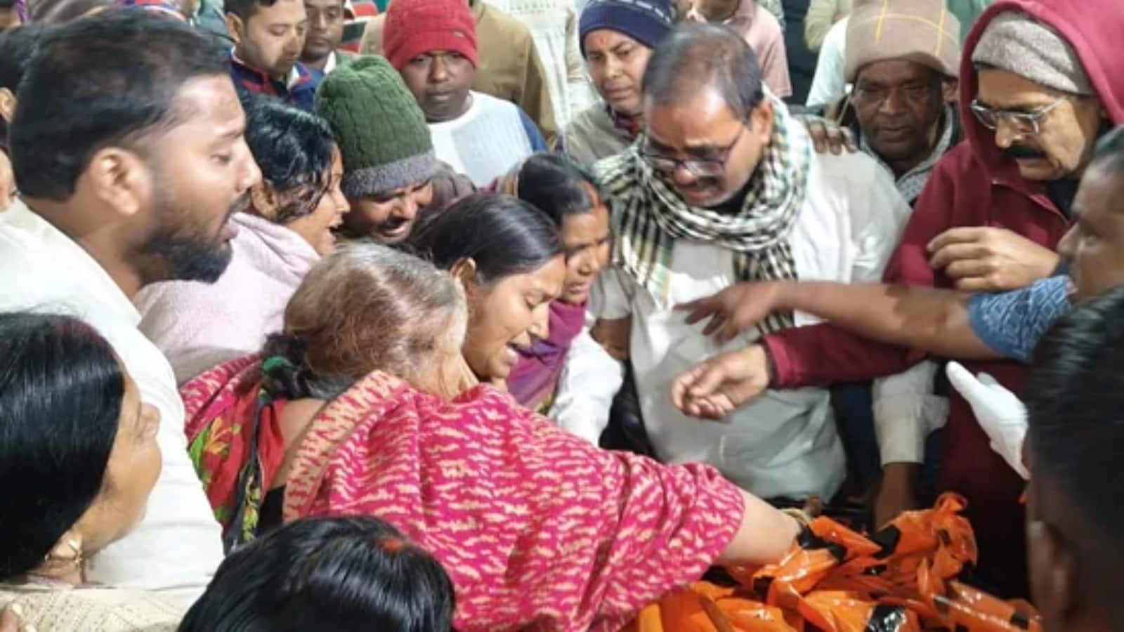 Jharkhand Plane Crash: ‘उसे पढ़ाने के लिए खेत बेचा’, झारखंड प्लेन क्रैश में मारे गए डॉक्टर के पिता का छलका दर्द