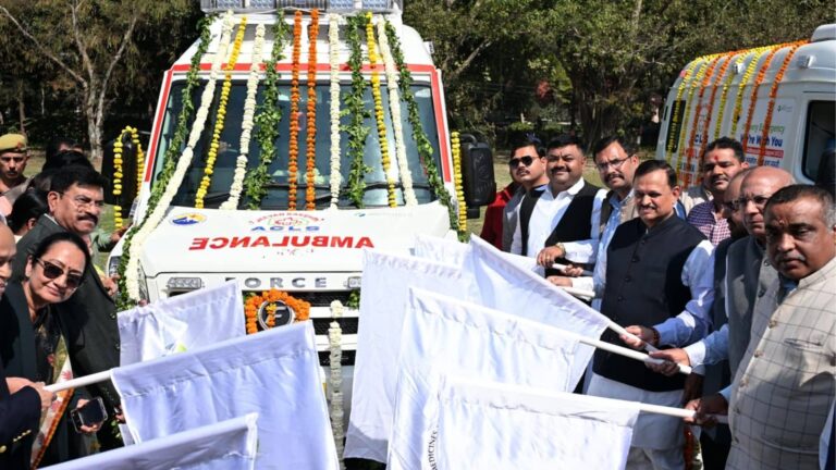 मेडिकल इमरजेंसी को लेकर सर्तक,  सांसद रमेश अवस्‍थी के प्रस्‍ताव पर कानपुर को मिली दो एडवांस्ड कार्डियक लाइफ सपोर्ट एंबुलेंस
