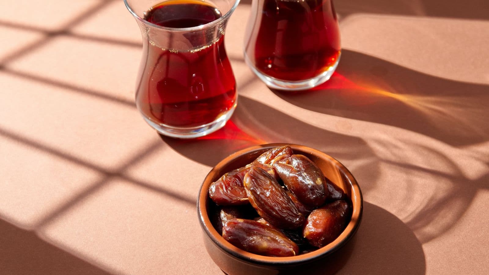 बाजार से खजूर खरीदते समय न करें ये गलती, पहचानें असली खजूर