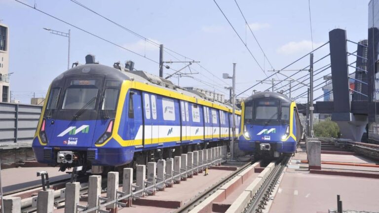 Metro Jobs: मेट्रो में नौकरी करने का शानदार मौका, कई पदों पर निकली भर्ती, 2 लाख से ज्यादा सैलरी; कौन कर सकता है अप्लाई?