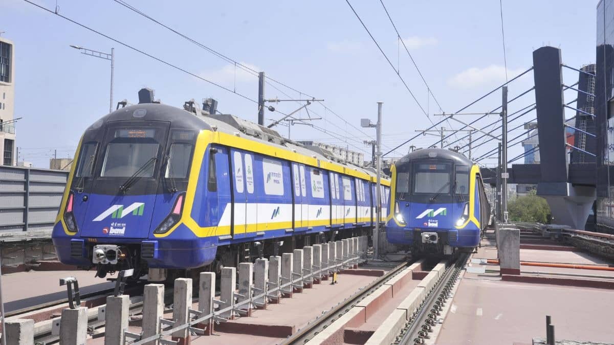 Metro Jobs: मेट्रो में नौकरी करने का शानदार मौका, कई पदों पर निकली भर्ती, 2 लाख से ज्यादा सैलरी; कौन कर सकता है अप्लाई?