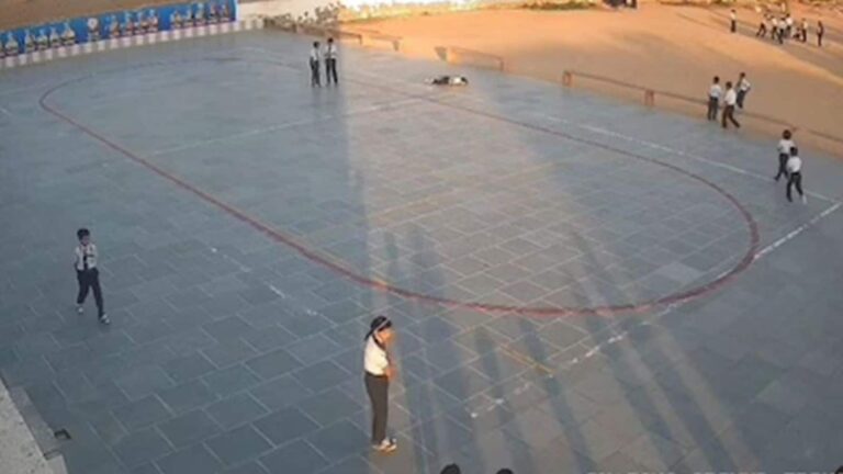 VIDEO: स्कूल ग्राउंड में खेलते समय अचानक लड़खड़ाकर गिरी लड़की, राजस्थान में 9 साल की छात्रा की हार्ट अटैक से मौत