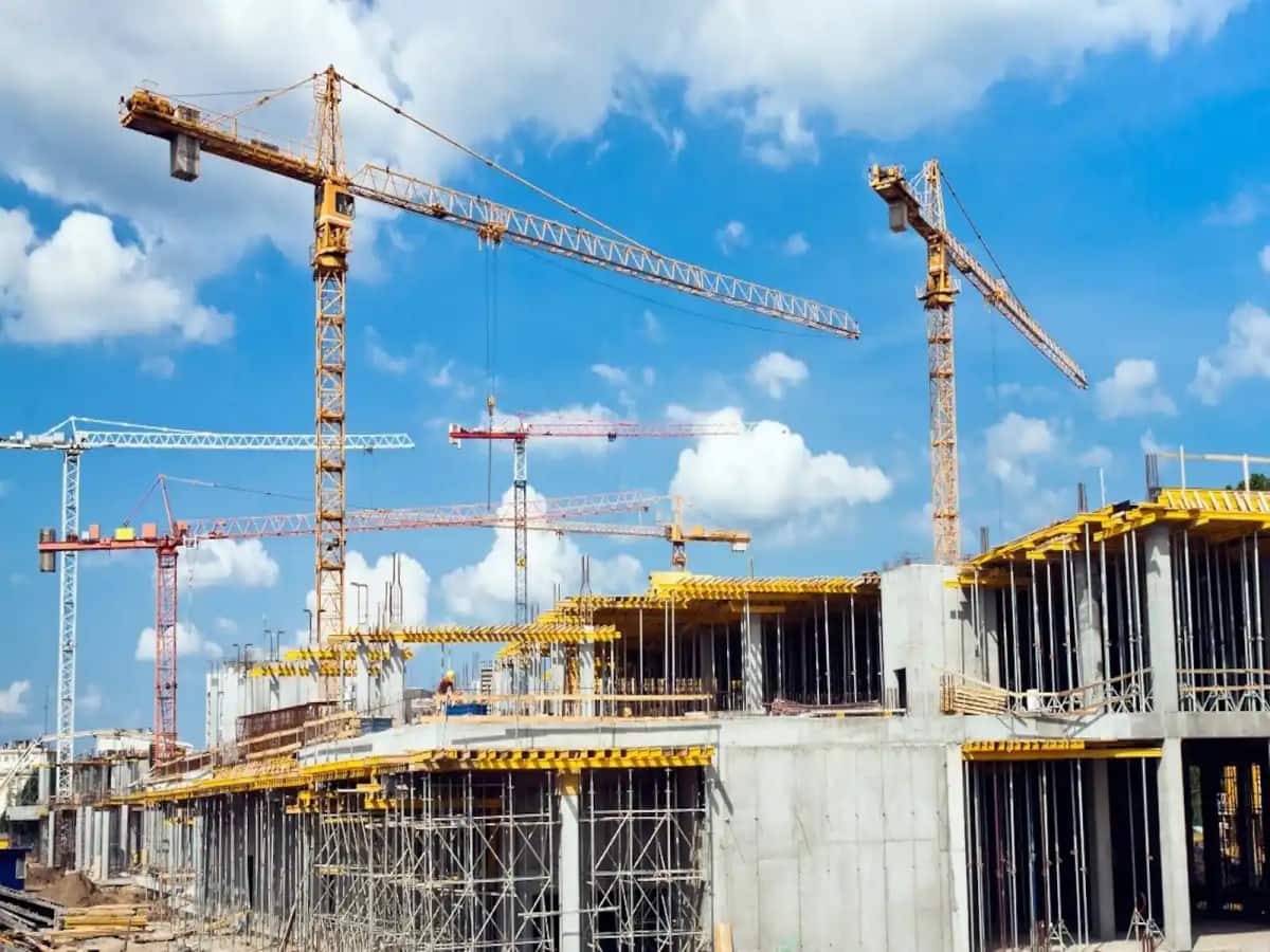 Realty Stock on Budget 2026: बजट के दिन रियल्टी शेयरों में दिखी मुनाफावसूली, लोढ़ा, गोदरेज प्रॉपर्टीज  5% तक गिरे, जानिए आखिर क्यों