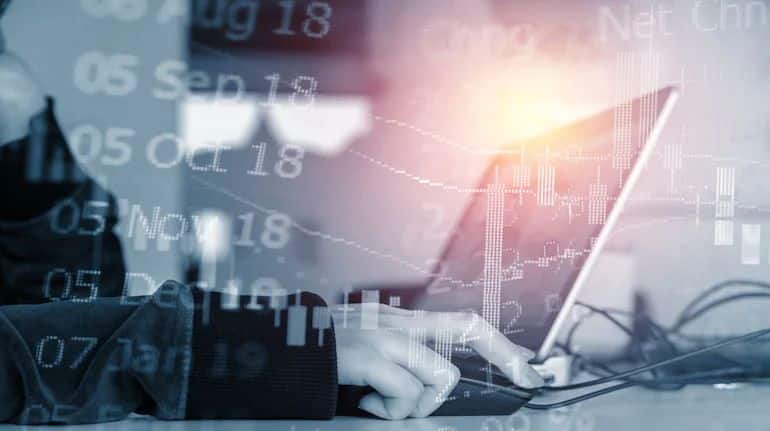Stock Market Live Update: प्री-ओपनिंग में सेंसेक्स-निफ्टी की फ्लैट चाल, फोकस में Sun Pharma, Bajaj Auto, BoB, IDFC First Bank, Delhivery