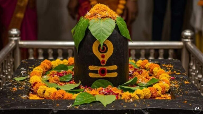 Mahashivaratri 2026: भगवान भोलेनाथ की पूजा में जरूर चढ़ाएं ये तीन चीजें, इनके बिना पूरी नहीं मानी जाती है पूजा