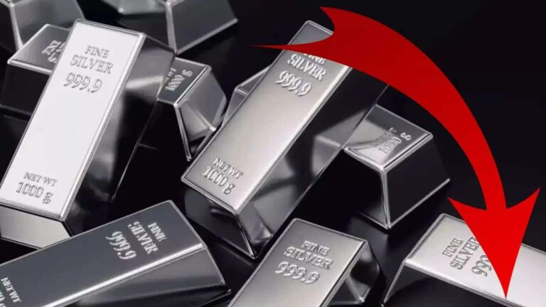 Silver Price Crash: सिल्वर में 46 साल की सबसे बड़ी गिरावट से इनवेस्टर्स क्या सबक ले सकते हैं?