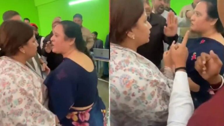 UP News: 'होश में रहो, भाजपा के एजेंट की तरह...', महिला सपा नेता की गुंडई, BLO को धमकाने का VIDEO VIRAL