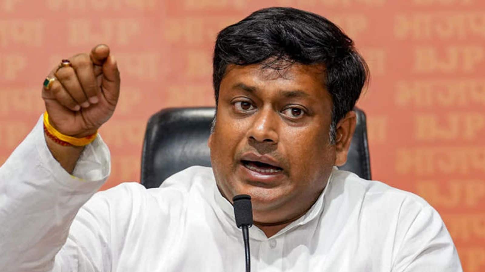 'भत्ता नहीं, रोजगार चाहिए', सुकांता मजूमदार का ममता सरकार पर हमला, बंगाल चुनाव से पहले गरमाई सियासत!