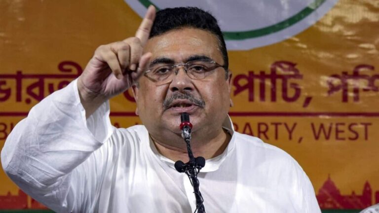 बंगाल में ममता बनर्जी के दांव पर सुवेंदु अधिकारी का पलटवार, कहा - बीजेपी सत्ता में आई तो 3000 रुपये महीने देंगे