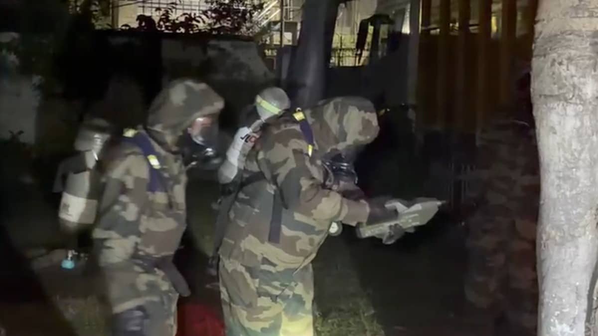 जम्मू एयरपोर्ट के पास टॉक्सिक गैस लीक से अफरातफरी, NDRF-SDRF की टीम पहुंची; स्थानीय लोगों को घर के अंदर रहने का निर्देश