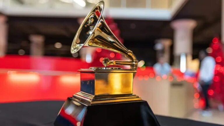 Grammys 2026: ग्रैमी अवार्ड्स 2026 में डोनाल्ड ट्रम्प की इस नीति के विरोध में उतरे सितारे, स्पेशल पिन कैरी किए आए नजर