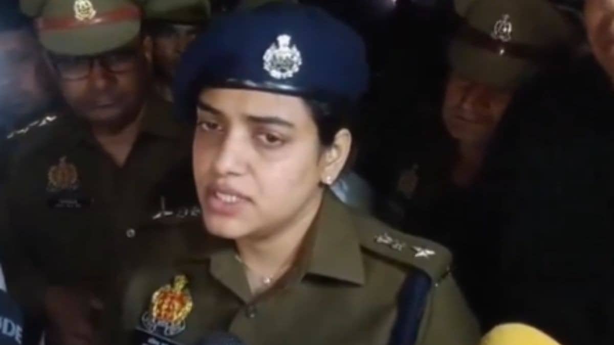 पत्नी का गला रेता, बच्चों को दिया जहर और खुद फांसी से लटक गया... कासगंज में दिल्ली के बुराड़ी जैसा कांड, एक ही कमरे से मिले 5 लोगों के शव