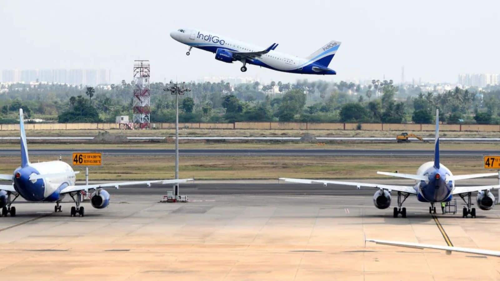 अब फ्लाइट की 60% सीटें मिलेंगी मुफ्त! हवाई यात्रियों को बड़ी राहत; सरकार ने जारी की नई गाइडलाइंस 