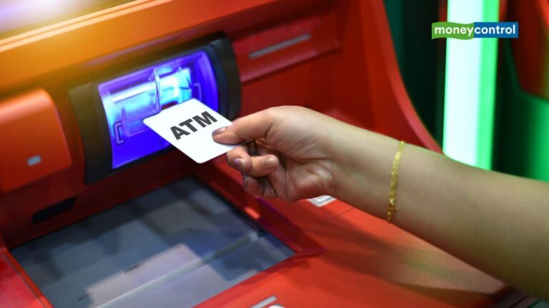1 अप्रैल से बदलेंगे ATM से जुड़े नियम, जानिए आपकी जेब पर क्या होगा असर