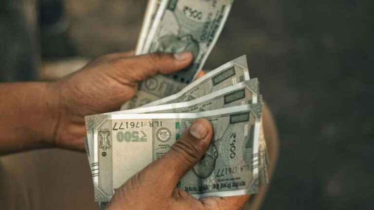 Advance Tax: एडवांस टैक्स भरने की डेडलाइन आज, क्या रविवार को कर सकते हैं पेमेंट? जानें आपके लिए जरूरी नियम