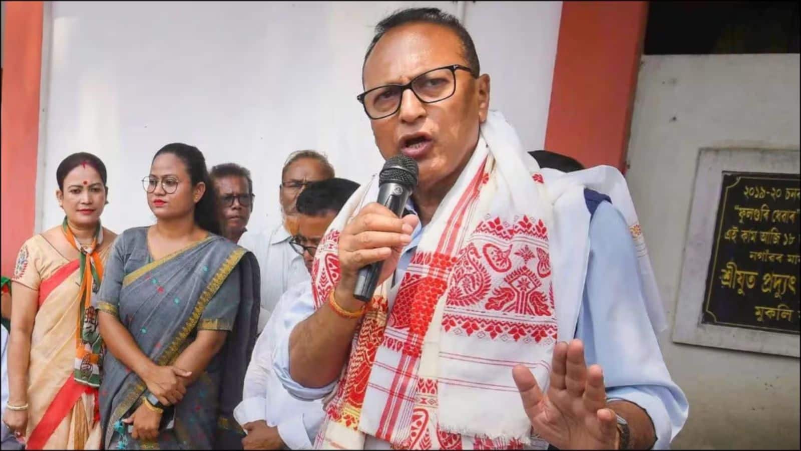 Pradyut Bordoloi: कांग्रेस छोड़ने के एक दिन बाद बीजेपी के हुए प्रद्युत बोरदोलोई, बोले- 'लगातार हो रहा था मेरा अपमान'