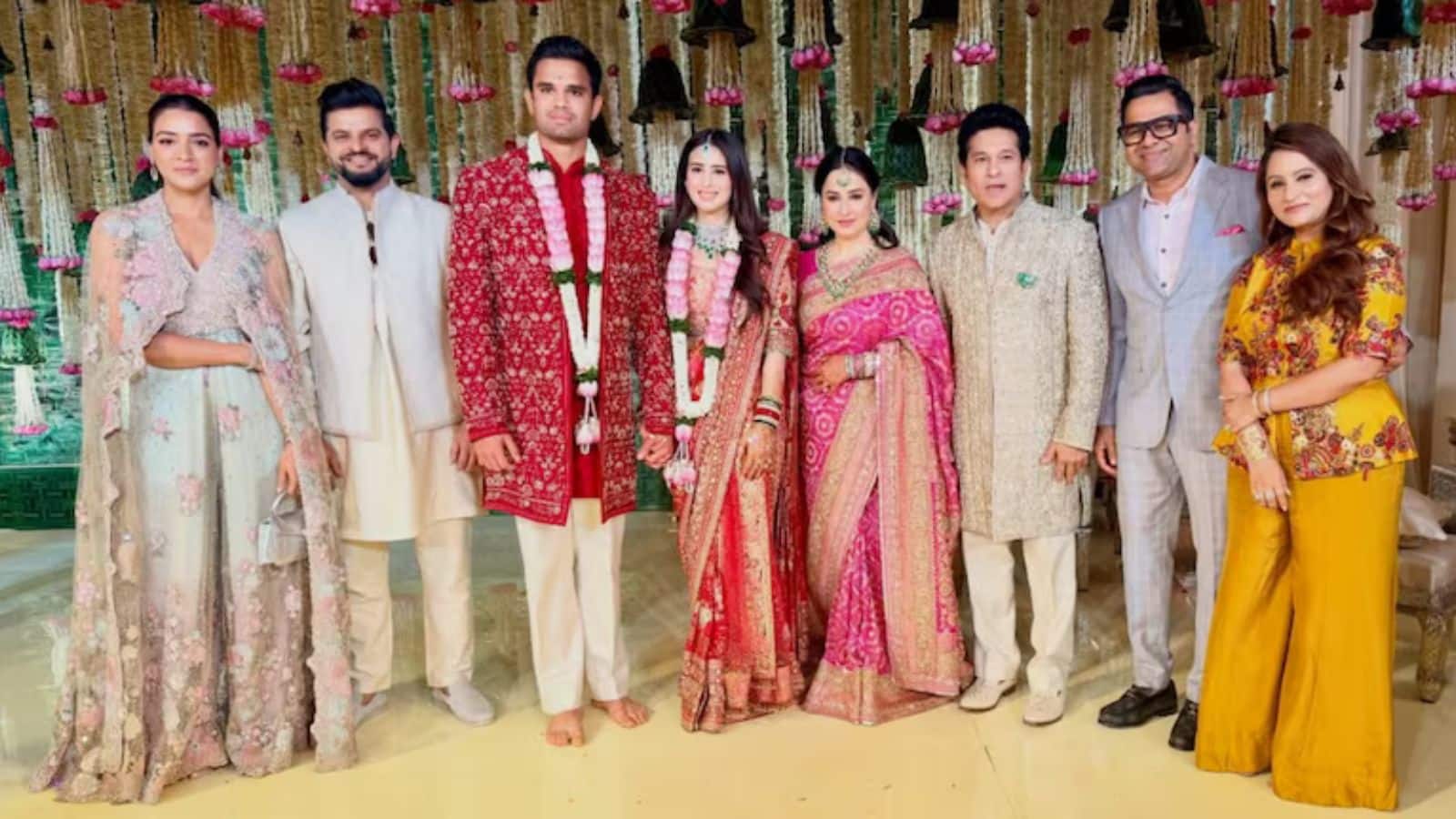 Arjun Tendulkar- Saaniya Chandhok Wedding: शादी के बंधन में बंधे अर्जुन तेंदुलकर-सानिया चंडोक, पहली तस्वीर आई सामने