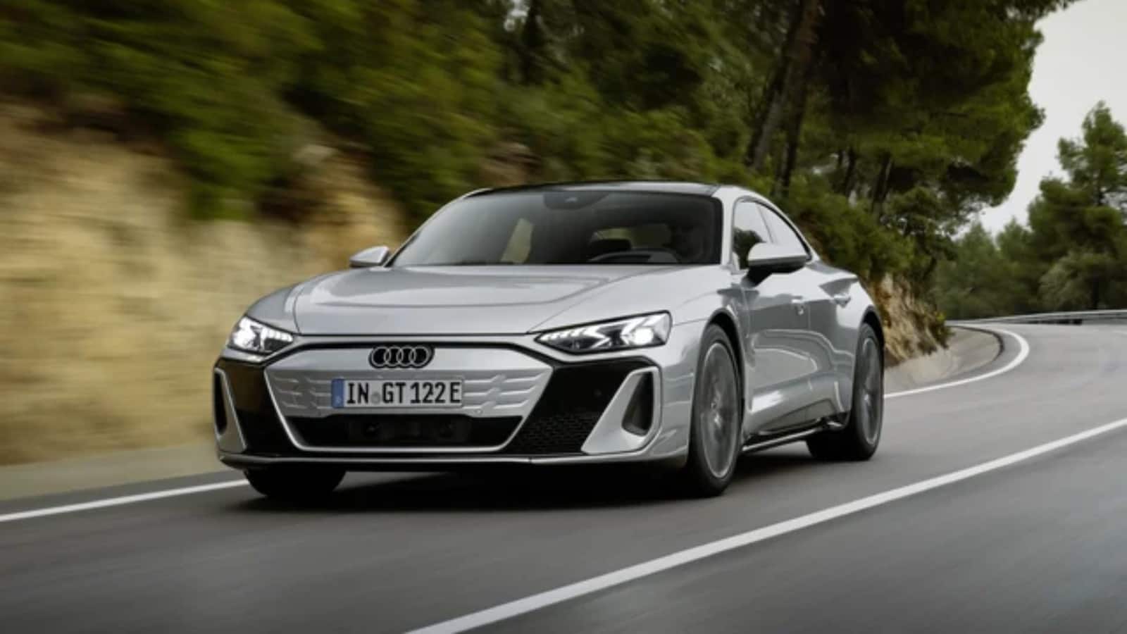 Audi Price Hike: अप्रैल 2026 से Audi की कारें होंगी महंगी, 2% तक बढ जाएंगी कीमतें