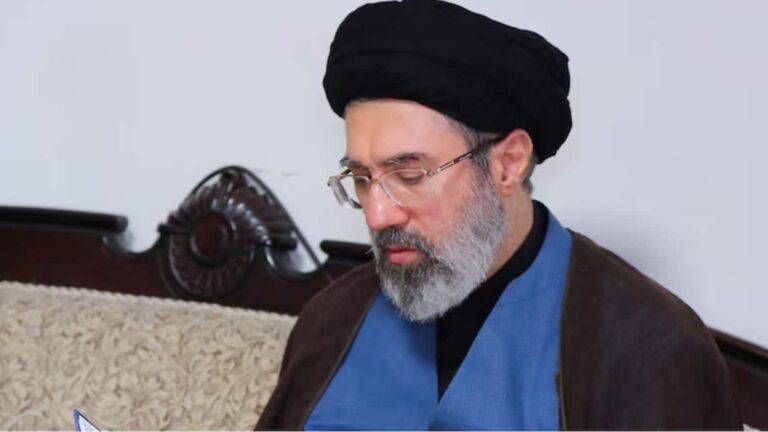 Mojtaba Khamenei: अयातुल्ला खामेनेई के बेटे मोजतबा बने ईरान के नए सुप्रीम लीडर, असेंबली ऑफ एक्सपर्ट्स ने लगाई मुहर