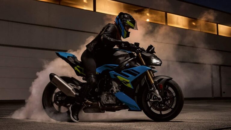 BMW M 1000 R 2026 का टीजर लॉन्च, भारत में 16 मार्च को होगी धमाकेदार एंट्री