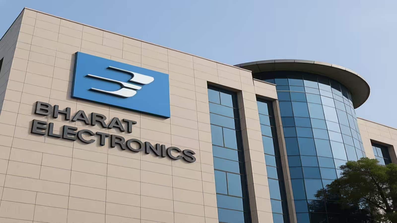 Stocks in Focus: BEL और भारतीय वायुसेना के बीच ₹1950 करोड़ की डील, कल 31 मार्च को शेयर पर रहेगी नजर