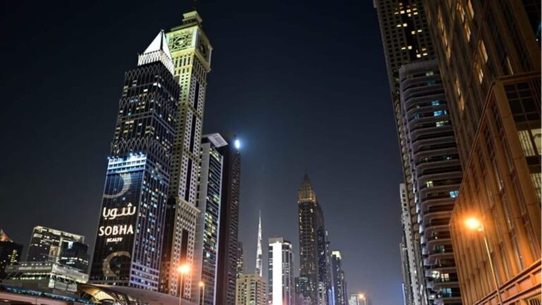 दुबई के लग्जरी होटलों का किराया हुआ आधा, ईरान युद्ध से पर्यटन पर अनिश्चितता के बादल के बीच बुकिंग में भारी गिरावट