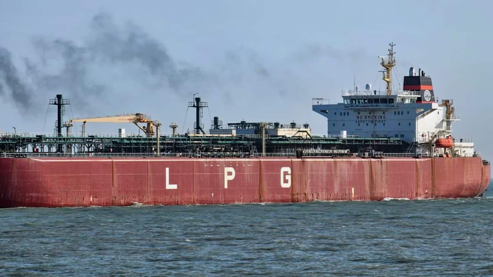 Nanda Devi LPG Carrier: 'शिवालिक' के बाद अब होर्मुज पार कर भारत पहुंचा 'नंदा देवी' जहाज, साथ लाया 46 हजार टन LPG