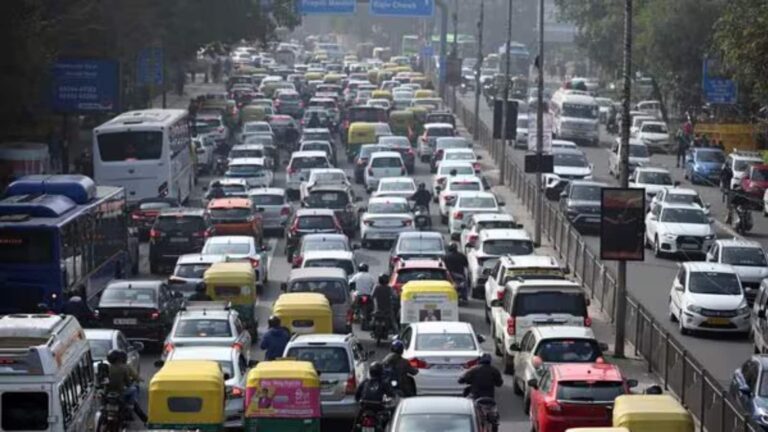 Mumbai traffic advisory: भारत-इंग्लैंड मुकाबले से पहले मुंबई में ट्रैफिक अलर्ट, पब्लिक ट्रांसपोर्ट का इस्तेमाल करने की दी गई सलाह