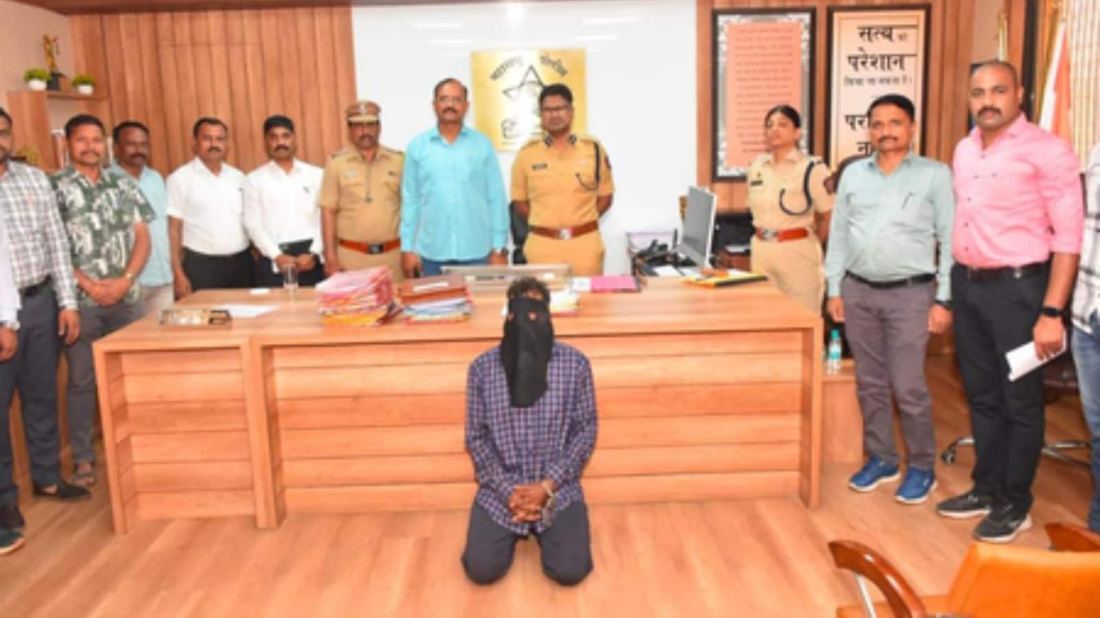 Mumbai Train Murder: घरेलु विवाद से भड़के पति ने पत्नी को ट्रेन के सामने दिया धक्का, मौके पर मौत, सूरत से आरोपी गिरफ्तार