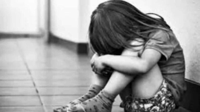 Hathras Rape Case: बेर खिलाने के बहाने दो नाबालिगों ने 9 साल की बच्ची के साथ किया दुष्कर्म, POCSO एक्ट तहत केस दर्ज