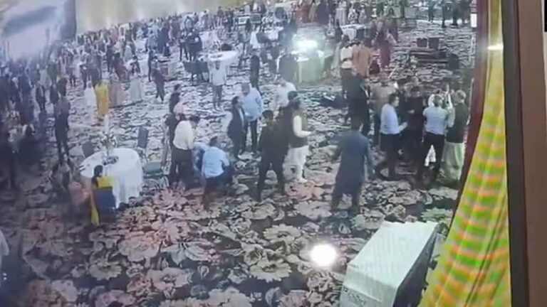 Farooq Abdullah Firing: जम्मू में NC चीफ फारूक अब्दुल्ला पर फायरिंग! J&K के डिप्टी CM सुरिंदर चौधरी भी मौजूद, बाल-बाल बचे