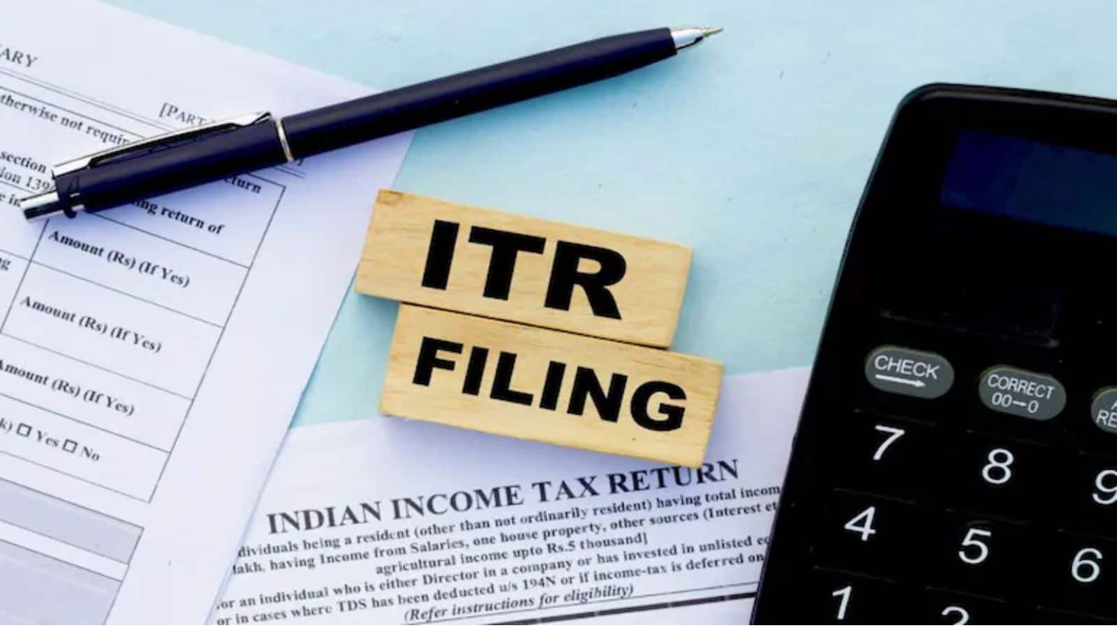 ITR Filing: इनकम टैक्स रिटर्न भरने वालों के लिए बड़ी खबर, सरकार ने जारी किए नए फॉर्म; जानें आपके लिए कौन सा हैं बेस्ट