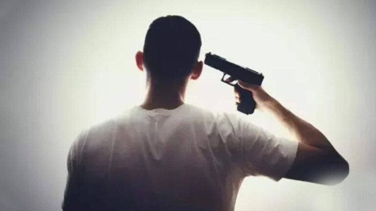 Greater Noida Suicide Case: 12वीं के छात्र ने पिता की बंदूक से खुद को मारी गोली, आत्महत्या से पहले फोन का डेटा किया डिलीट