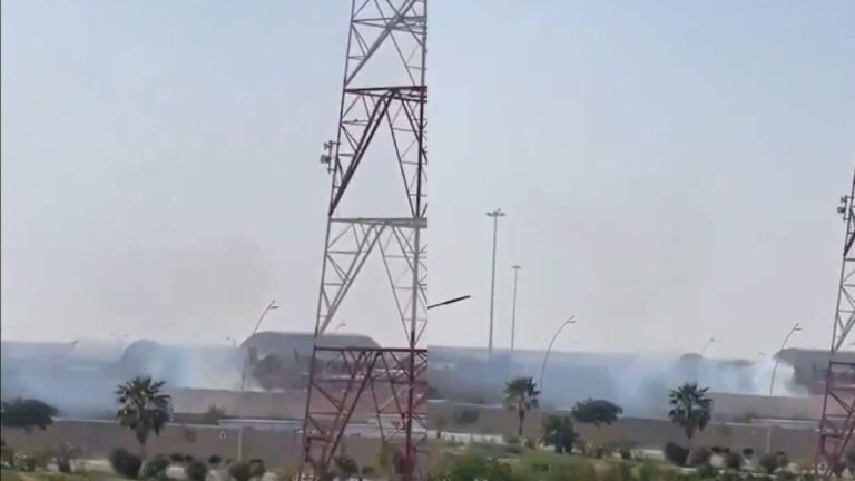 US Iran War: ईरान ने इराक में अमेरिकी बेस पर किया ड्रोन हमला, UAE ने मिसाइलों और ड्रोन को रोका