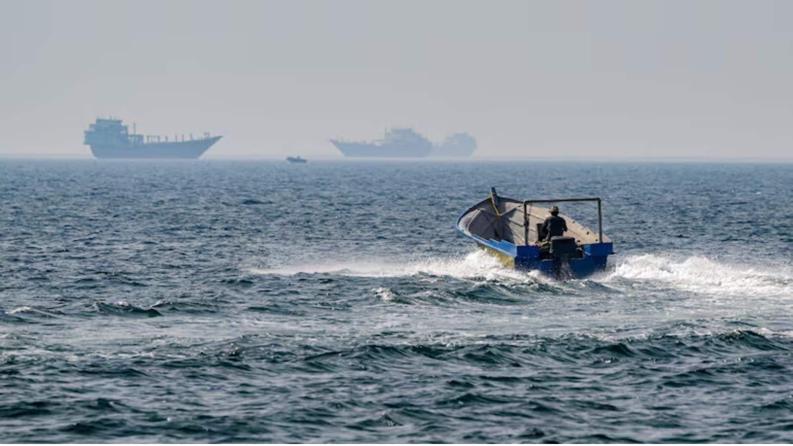 होर्मुज जलडमरूमध्य से भारतीय टैंकरों को रास्ता मिलने के दावे पर ईरान का पलटवार, बोला- 'नहीं मिलेगी छूट'