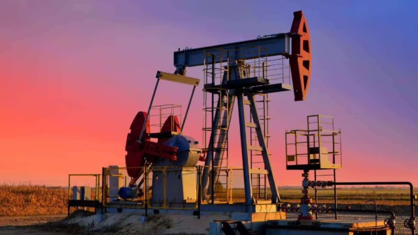 भारतीय रिफाइनरियों को मिला ईरानी तेल का ऑफर, ब्रेंट क्रूड से ऊंचे दाम पर सौदे की पेशकश; डॉलर के साथ रुपये में भी हो सकेगा पेमेंट