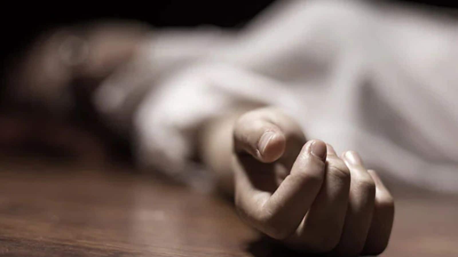 दान-पुण्य से तंग आया बेटा, पत्नी संग मिलकर कर दी मां की हत्या!