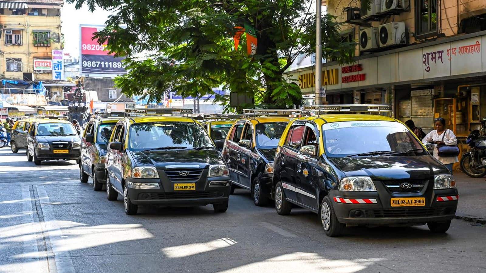 Maharashtra Transport Strike: महाराष्ट्र के ट्रांसपोर्टर क्यों कर रहे हैं अनिश्चितकालीन हड़ताल? ड्राइवरों ने 'चक्का जाम' का किया ऐलान
