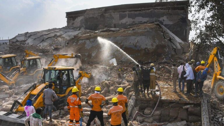 Prayagraj News: यूपी के प्रयागराज में बड़ा हादसा! कोल्ड स्टोरेज ढहने से 4 मजदूरों की मौत, 9 श्रमिक घायल