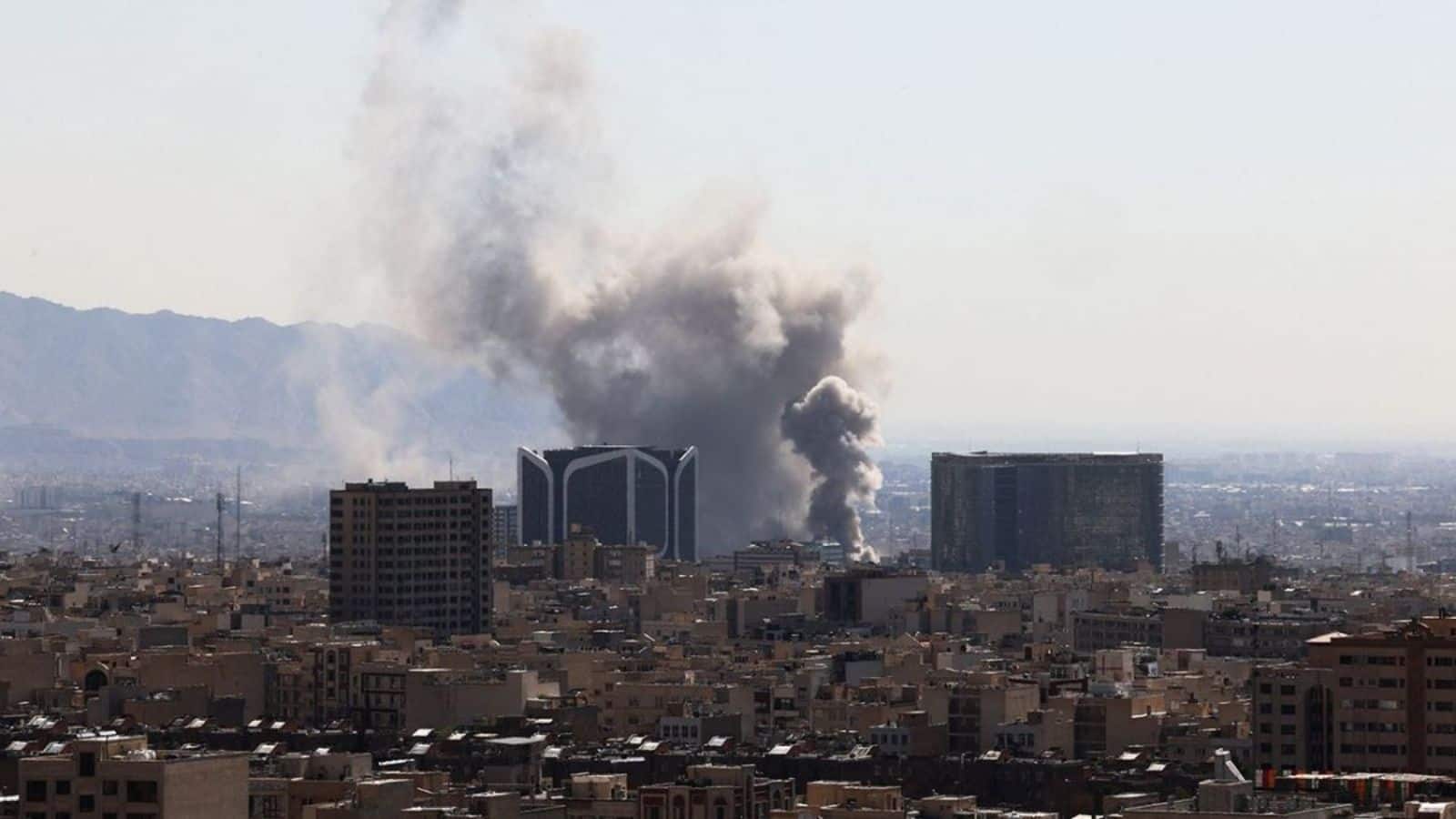 तेल नहीं अब पानी की जंग! मिडिल ईस्ट में पानी के प्लांटों को क्यों बनाया जा रहा निशाना? मच जाएगी भारी तबाही