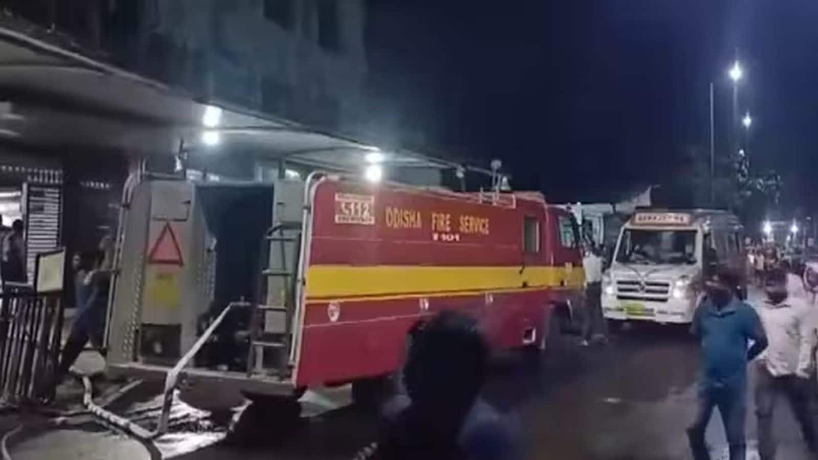 Odisha Hospital Fire: ओडिशा के कटक में SCB मेडिकल कॉलेज अस्पताल में लगी भीषण आग! 10 मरीजों की मौत, 11 कर्मचारी झुलसे