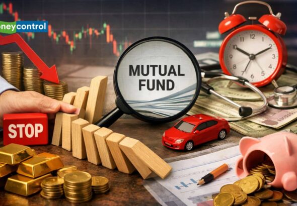 ईरान-इजरायल जंग से बाजार धड़ाम, SIP जारी रखें या बंद करने में भलाई? जानिए एक्सपर्ट से