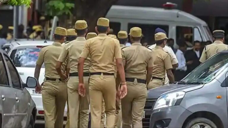 तमिलनाडु के समयपुरम मंदिर में दर्दनाक हादसा! श्रद्धालुओं पर गिरी छत, महिला की मौत, कई घायल