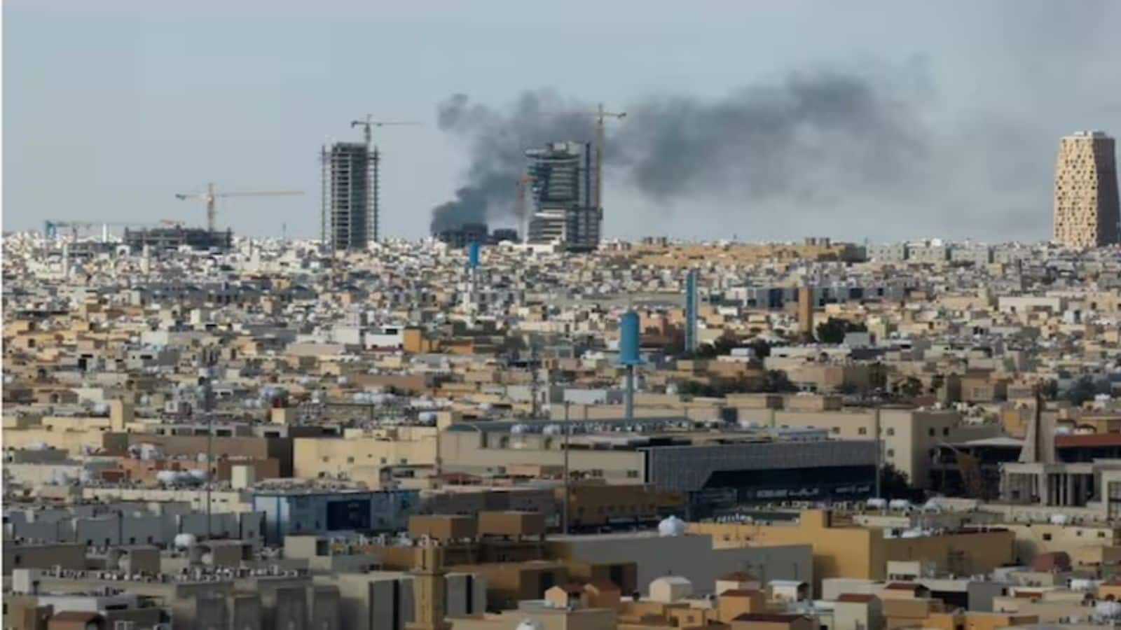 Saudi Arabia: 'हमले रोको वरना अंजाम भुगतने को तैयार रहो', रियाद ने तेहरान को दी जवाबी कार्रवाई की चेतावनी