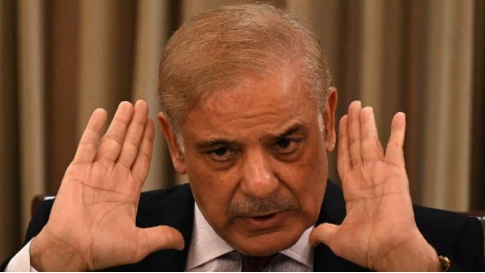 ईरान युद्ध ने तोड़ी पाकिस्तान की कमर, कर्मचारियों की सैलरी में 30% तक कटौती! PM शहबाज शरीफ ने दी मंजूरी