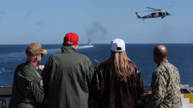 होर्मुज जलडमरूमध्य में अमेरिकी नौसेना की एंट्री, ट्रंप ने कहा- 'दुनिया को मिलता रहेगा तेल, हम देंगे सुरक्षा'