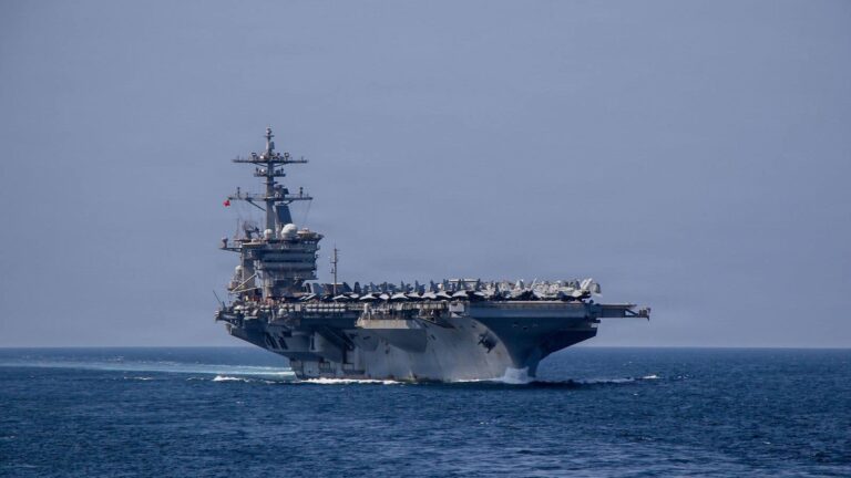 US Iran War: क्या ईरान ने अमेरिका के सुपर कैरियर USS Abraham Lincoln को मार भगाया?