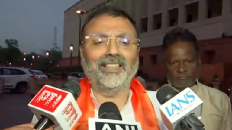 ‘यह संसद है, कैंटीन नहीं’, मकर द्वार पर राहुल गांधी के चाय-बिस्किट खाने पर BJP नेता निशिकांत दुबे का तीखा प्रहार, लोकसभा स्पीकर को दिया नोटिस