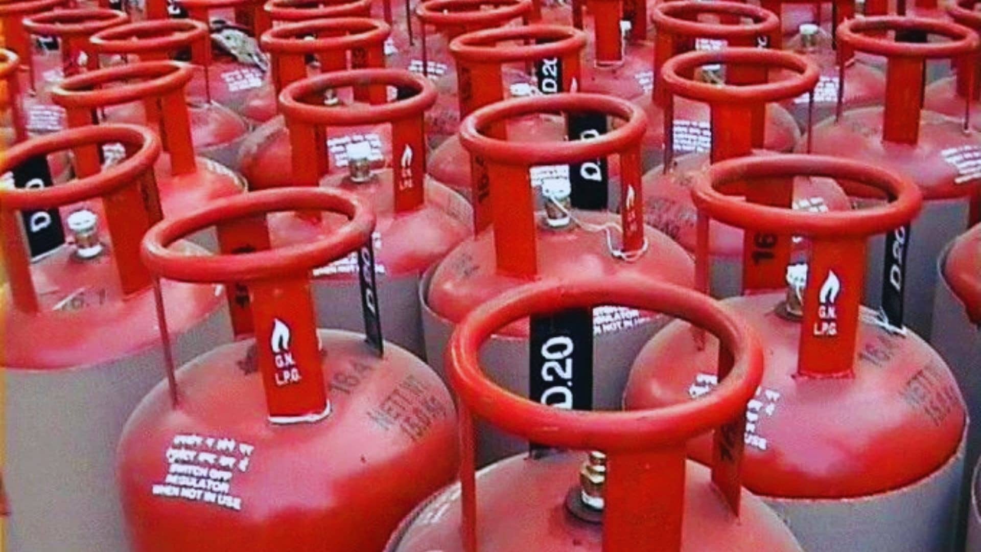 LPG Cylinder: अमेरिका-ईरान जंग के बीच आम आदमी को महंगाई का बड़ा झटका, महंगा हुआ LPG गैस सिलेंडर, 115 रुपये तक बढ़े दाम